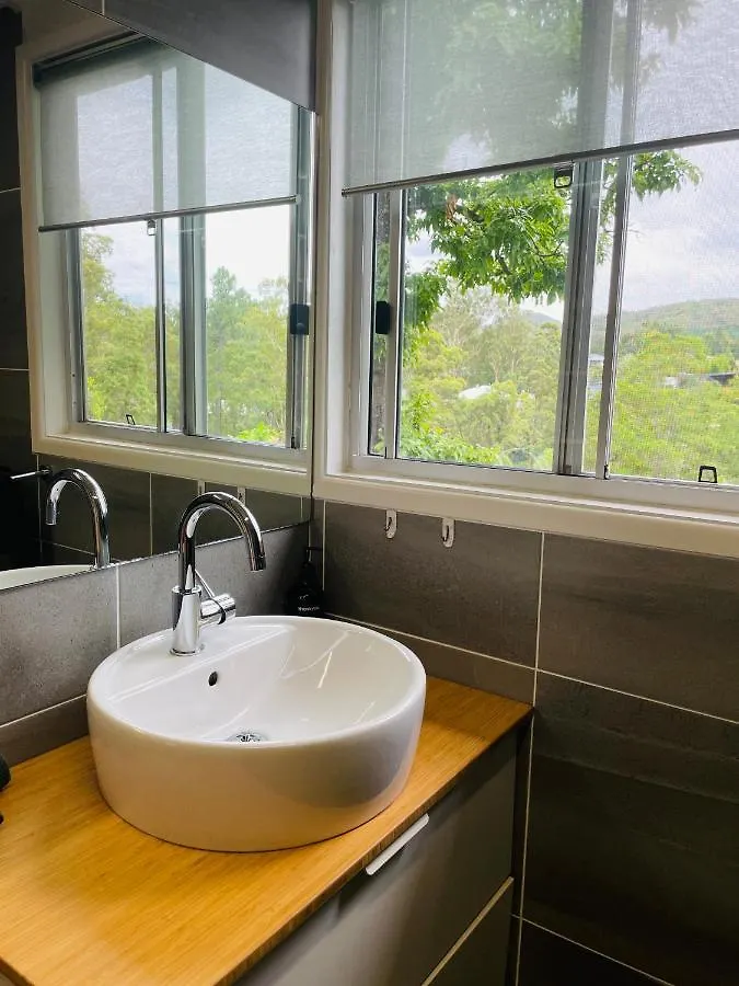 Guest house Eumundi Cottage In Town